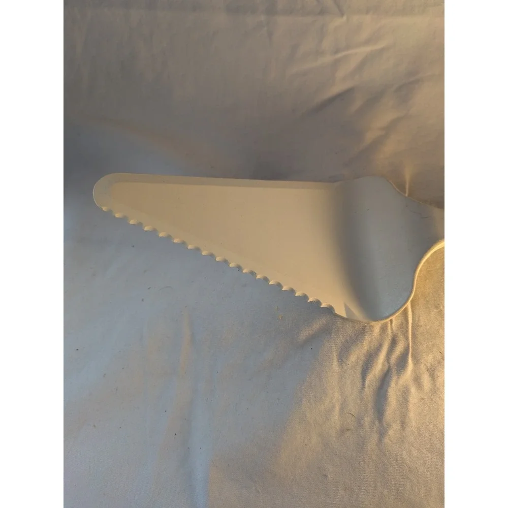 Vintage Pyrex Cake Server Pie‎ Server White Serrated Edge Vintage Kitchen